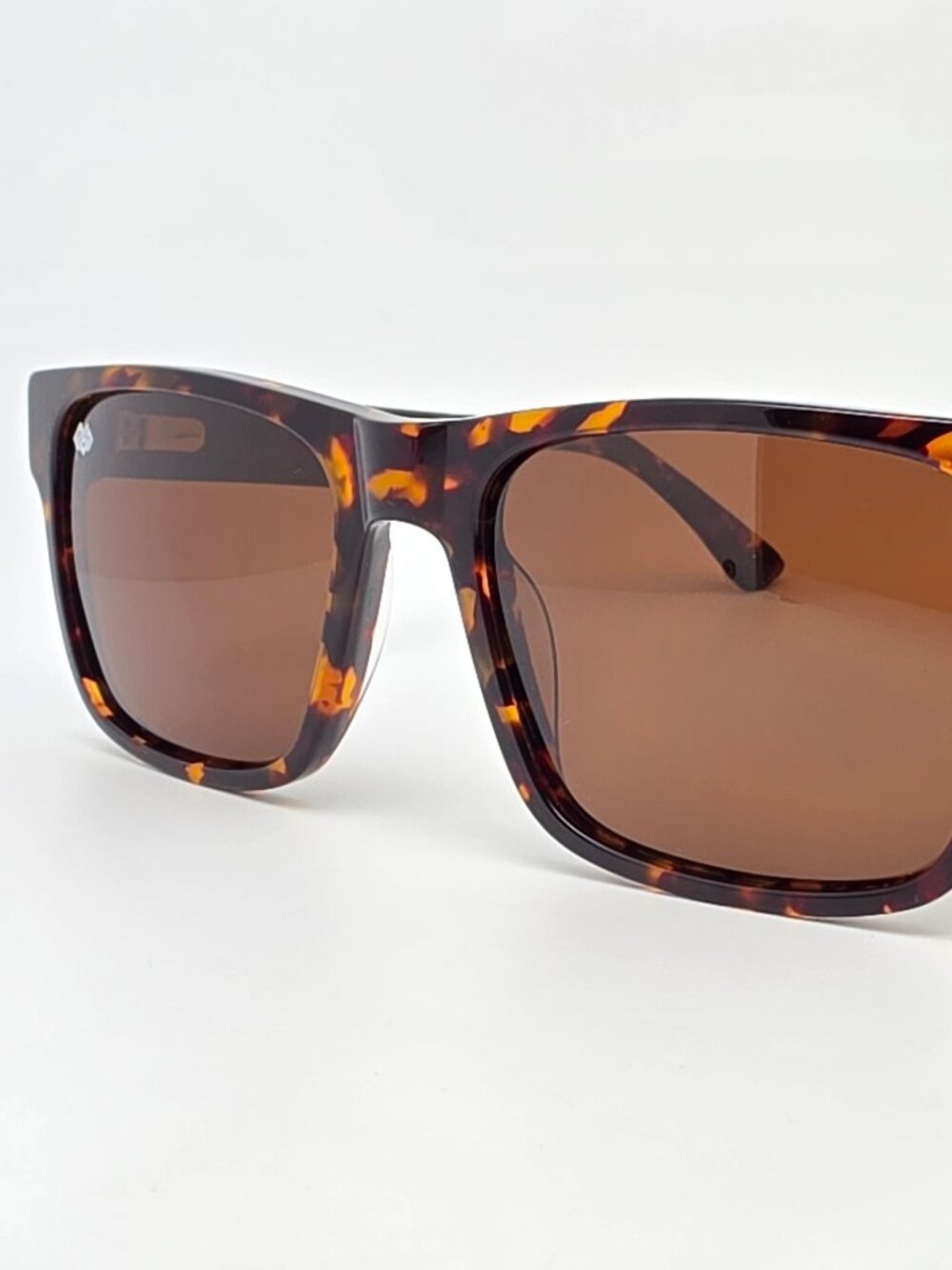 Peripheral Life & Style’s DB Timber Series Tortoise Polarized Brown Sunglasses